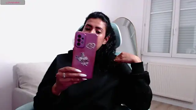 Snapshot of elettra_love chatting on 12.20.24 elettra love online show from 12.20.24