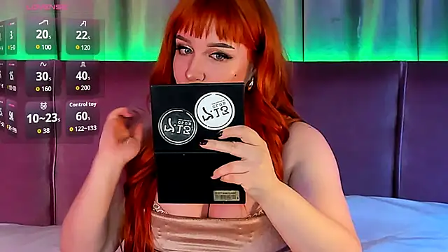 Snapshot of RoseRoxy chatting on 10.12.25 RoseRoxy online show from 10.12.25