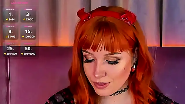 Snapshot of RoseRoxy chatting on 10.27.25 RoseRoxy online show from 10.27.25