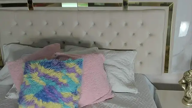 Snapshot of Meghan_stonne_ chatting on 11.23.25 Meghan stonne online show from 11.23.25