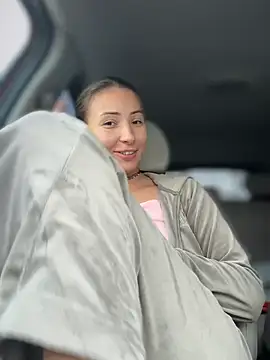 YOUR-KARINA online show from 03.05.25