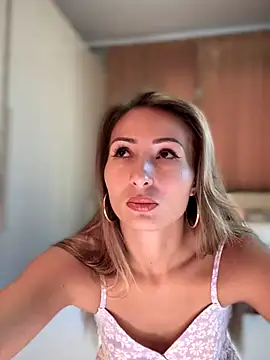 YOUR-KARINA online show from 11.28.25