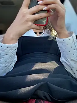 YOUR-KARINA online show from 03.28.26