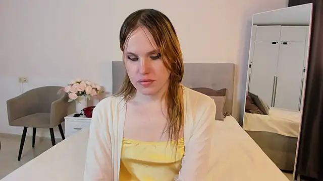 EffieMinki online show from 11.13.25