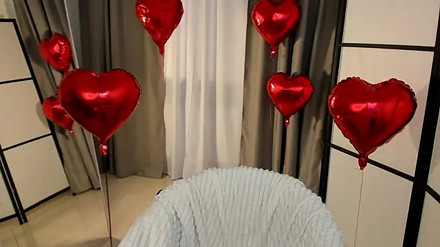 EffieMinki online show from 02.12.26