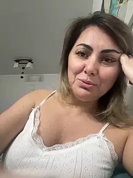 Snapshot of Emma_roqueen chatting on 01.07.25 Emma roqueen online show from 01.07.25