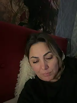 Snapshot of Emma_roqueen chatting on 02.04.25 Emma roqueen online show from 02.04.25