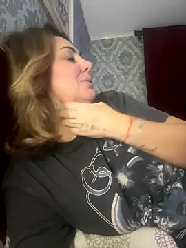 Snapshot of Emma_roqueen chatting on 10.05.25 Emma roqueen online show from 10.05.25