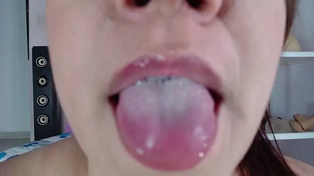 emiligrey  online show from 03.02.25