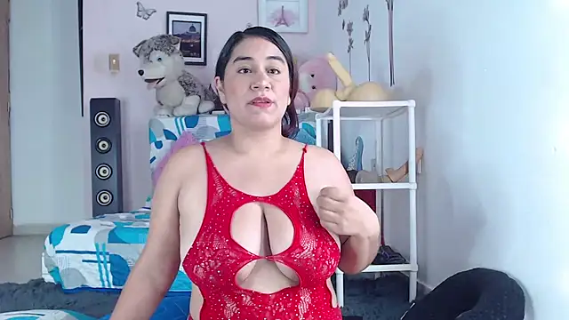 emiligrey  online show from 03.04.25