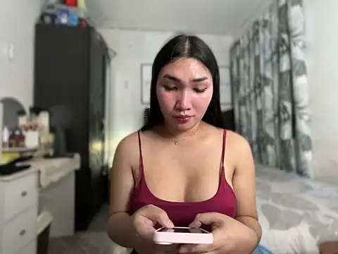 Miss Deliciousness online show from 04.06.26