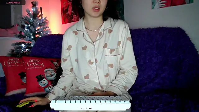 Snapshot of Lili_asian chatting on 01.04.25 Lili asian online show from 01.04.25