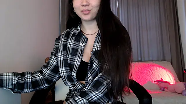 Snapshot of Lili_asian chatting on 10.30.25 Lili asian online show from 10.30.25