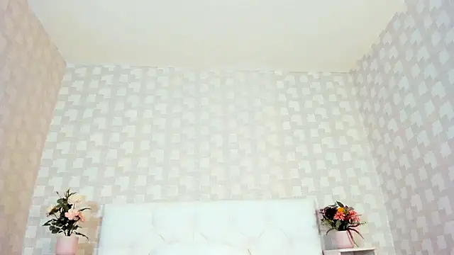 Snapshot of NatsumiHun chatting on 12.28.24 NatsumiHun online show from 12.28.24