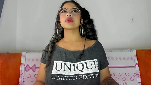 moana taylor online show from 01.18.25