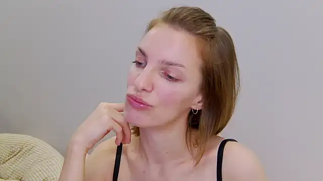 Snapshot of Beauty_Alex chatting on 12.30.24 Beauty Alex online show from 12.30.24