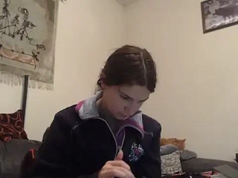 Snapshot of Geile-Luna chatting on 10.29.25 Geile-Luna online show from 10.29.25