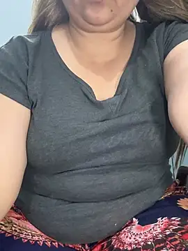 Snapshot of Preet_Kaur_69 chatting on 04.14.26 Preet Kaur 69 online show from 04.14.26