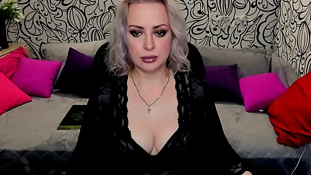 Snapshot of Hotdreamhere chatting on 12.30.24 Hotdreamhere online show from 12.30.24