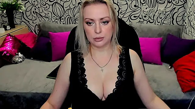 Snapshot of Hotdreamhere chatting on 02.01.25 Hotdreamhere online show from 02.01.25