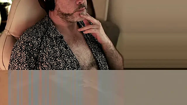 Snapshot of Sanders_White chatting on 12.23.24 Sanders White online show from 12.23.24