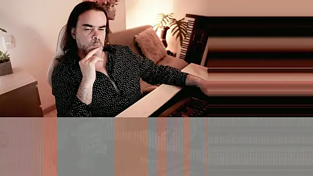 Snapshot of Sanders_White chatting on 01.21.25 Sanders White online show from 01.21.25