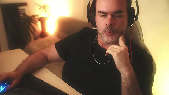 Snapshot of Sanders_White chatting on 03.04.25 Sanders White online show from 03.04.25