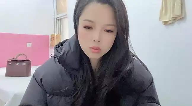 Snapshot of kk_lele chatting on 12.16.24 kk lele online show from 12.16.24