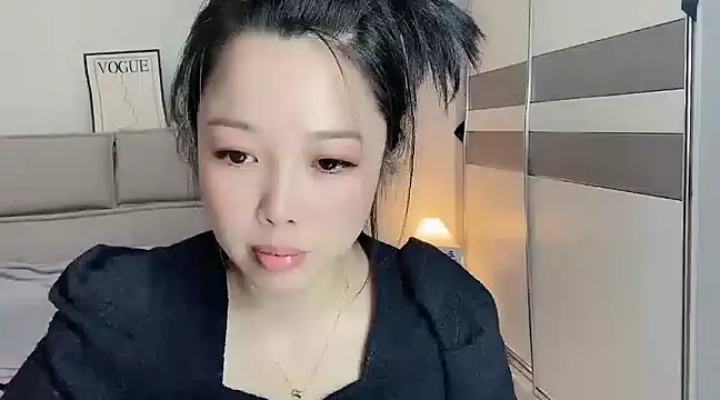 Snapshot of kk_lele chatting on 12.24.24 kk lele online show from 12.24.24
