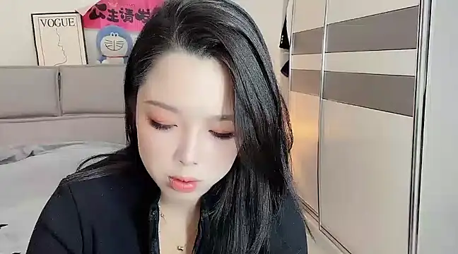 Snapshot of kk_lele chatting on 12.28.24 kk lele online show from 12.28.24