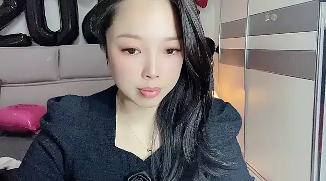 Snapshot of kk_lele chatting on 01.04.25 kk lele online show from 01.04.25