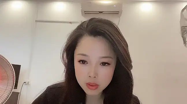 Snapshot of kk_lele chatting on 01.24.25 kk lele online show from 01.24.25