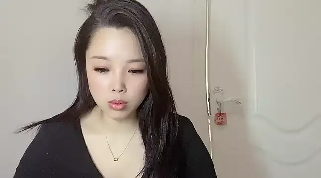 Snapshot of kk_lele chatting on 01.25.25 kk lele online show from 01.25.25