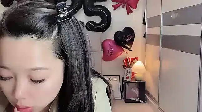 Snapshot of kk_lele chatting on 02.05.25 kk lele online show from 02.05.25