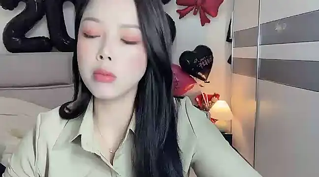 Snapshot of kk_lele chatting on 02.05.25 kk lele online show from 02.05.25