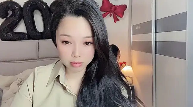 Snapshot of kk_lele chatting on 02.17.25 kk lele online show from 02.17.25