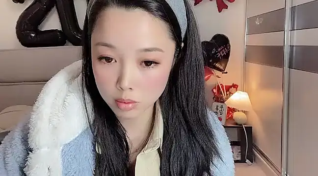 Snapshot of kk_lele chatting on 02.17.25 kk lele online show from 02.17.25
