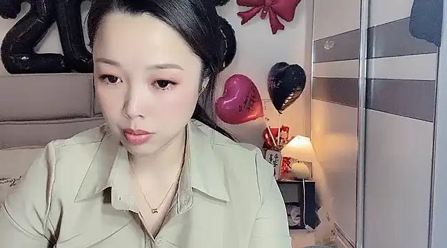Snapshot of kk_lele chatting on 02.19.25 kk lele online show from 02.19.25
