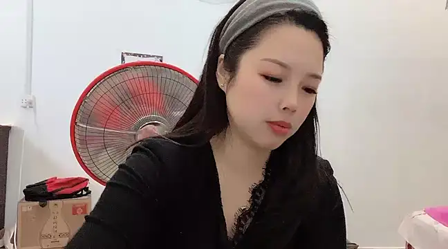 Snapshot of kk_lele chatting on 02.20.25 kk lele online show from 02.20.25