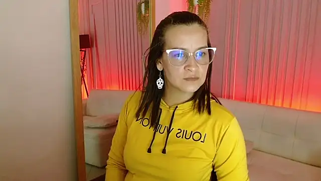 Britney taylor  online show from 03.22.25