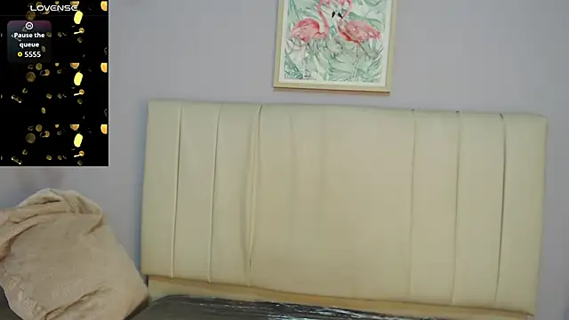 Snapshot of amy_le01 chatting on 12.03.25 amy le01 online show from 12.03.25