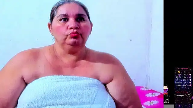 Snapshot of BBW_Michelle chatting on 11.04.25 BBW Michelle online show from 11.04.25