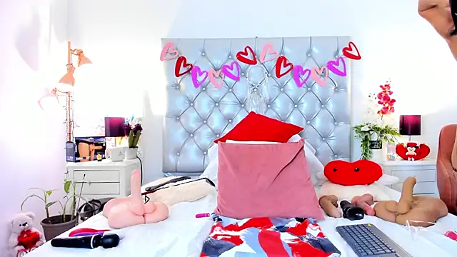 Snapshot of Anaa_Bellaa chatting on 02.10.25 Anaa Bellaa online show from 02.10.25