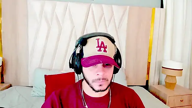 hottstuffx69 online show from 11.08.25