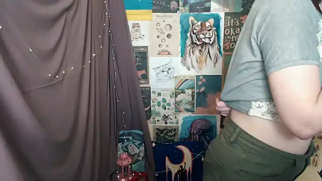 VeryVeryVeryShy  online show from 02.02.25