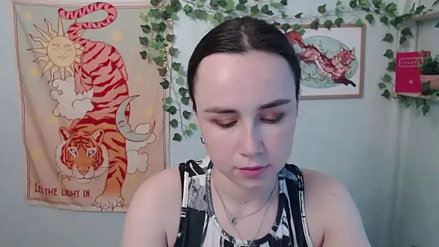VeryVeryVeryShy  online show from 05.25.26