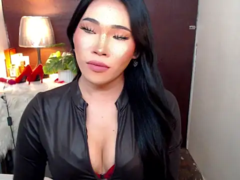 Ur Fantastic Lina online show from 03.30.26