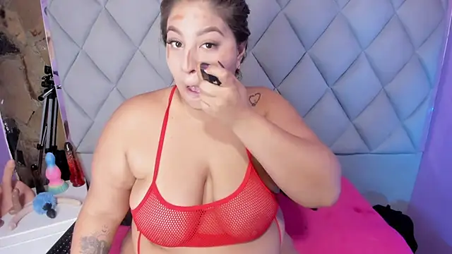 Snapshot of Luci_SexDeep chatting on 10.10.25 Luci SexDeep online show from 10.10.25