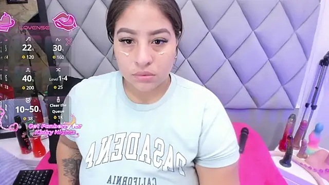 Snapshot of Luci_SexDeep chatting on 10.30.25 Luci SexDeep online show from 10.30.25