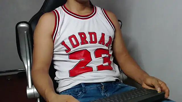 Snapshot of sexatlexx chatting on 12.14.24 sexatlexx online show from 12.14.24